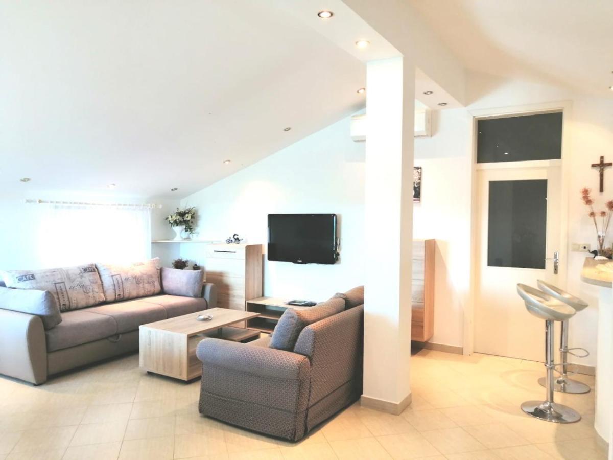 Lovely Sea View House In Malinska Island Krk Exterior foto